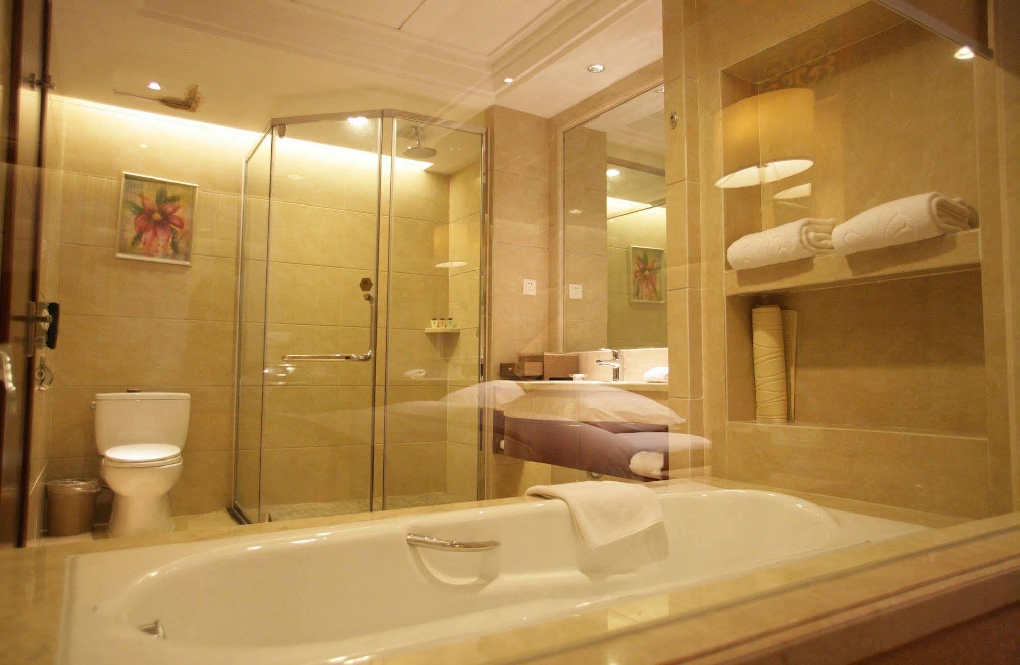 Dongguan Huilihua Hotel מראה חיצוני תמונה