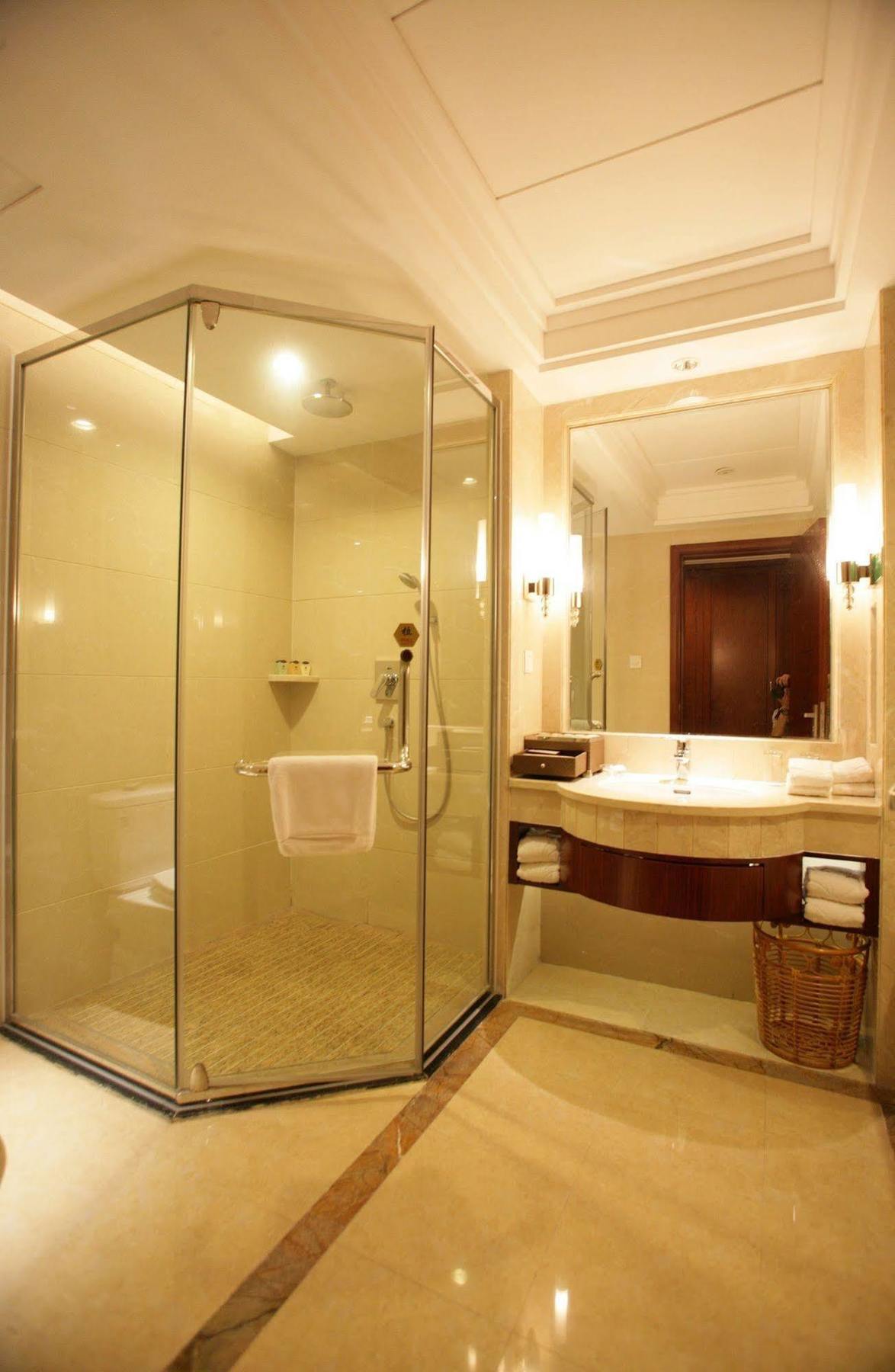 Dongguan Huilihua Hotel מראה חיצוני תמונה
