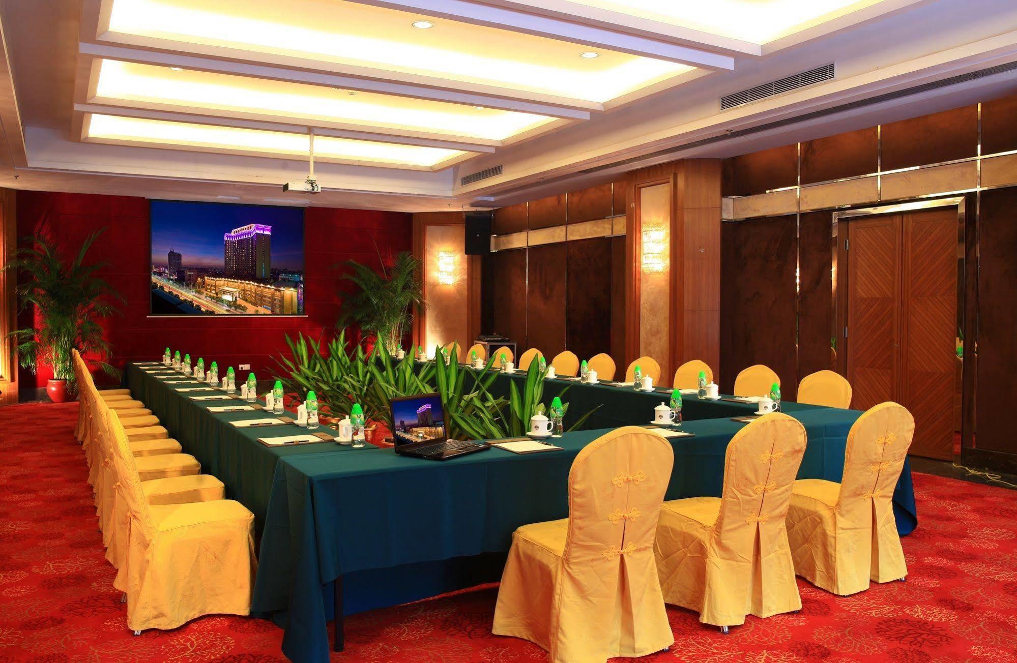 Dongguan Huilihua Hotel מראה חיצוני תמונה